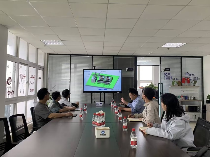CFD35AEBFB2D6F5EDD82AF903F8FB97E.jpg